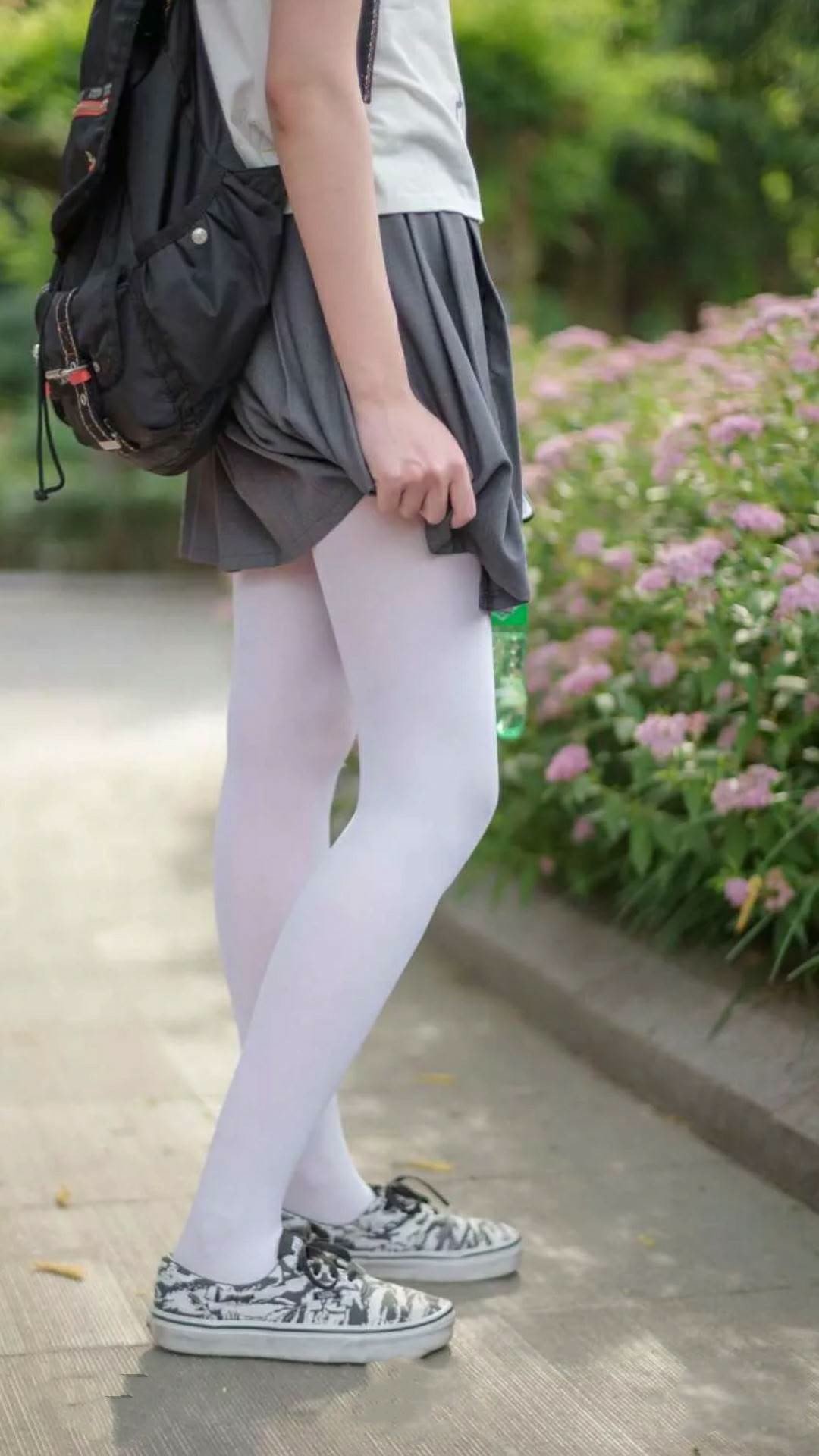 “德甲领先队伍继续发力，扩大积分优势”，德甲积分2020-2021