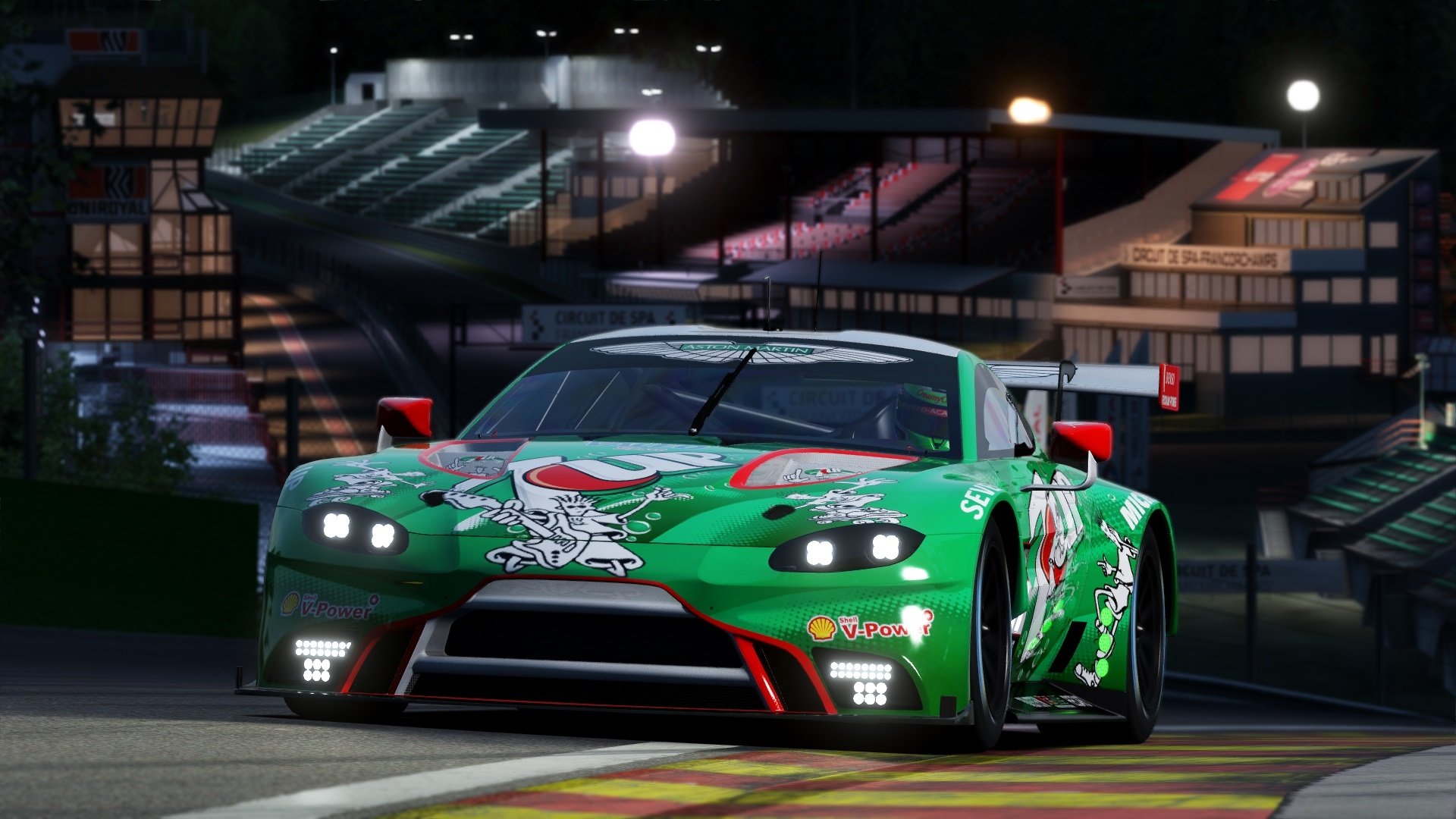 悬挂式攀爬挑战：高空中突破自我，爬升架与悬挑架优缺点