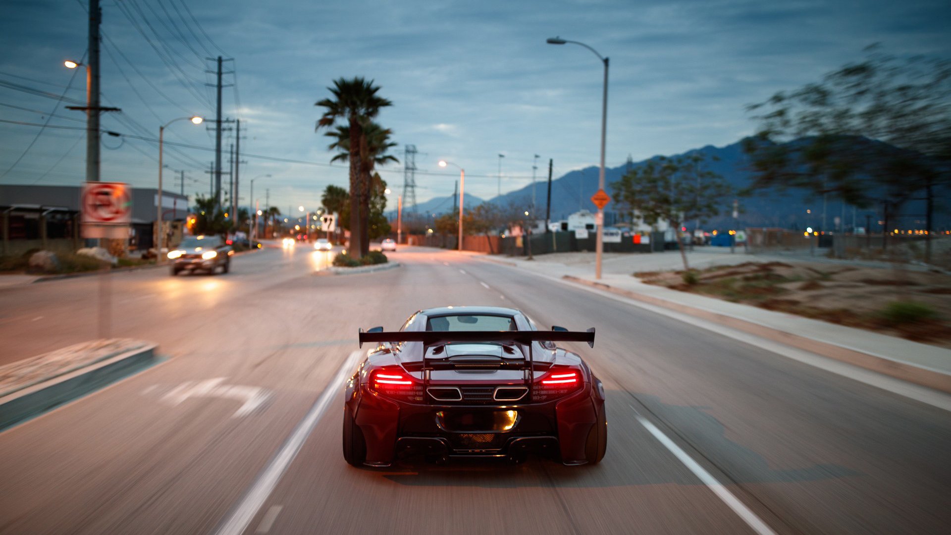 瑞士女足“冰雪五人组”组团破门，网友称“雪山刺客”，瑞士加拿大女足