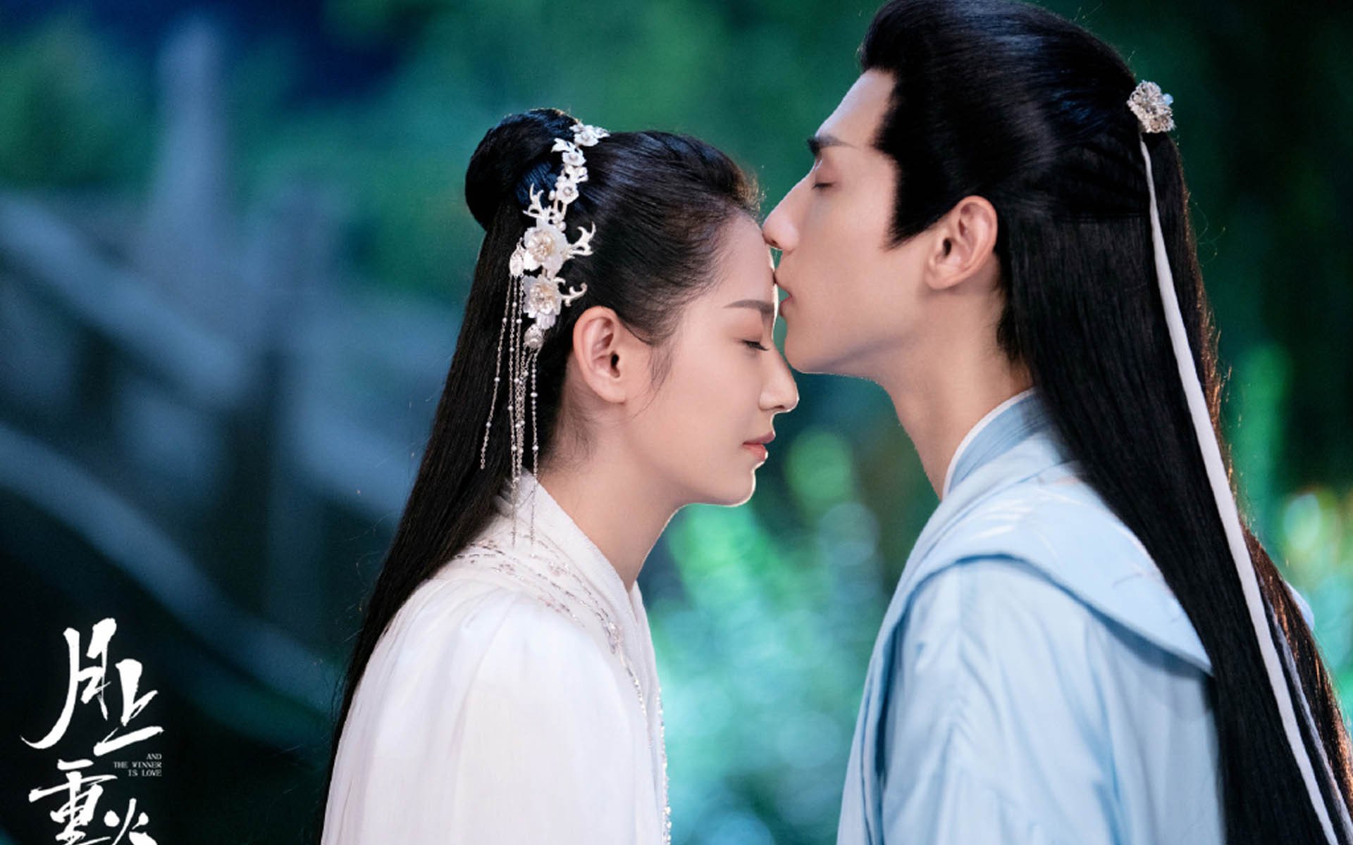 勒沃库森球队客场逆袭，大胜强敌领跑积分榜，勒沃库森球队图片